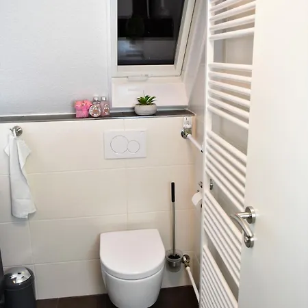 Apartmán Zentral Gelegen Mit 3 Schlafzimmern, U-bahn, Wlan