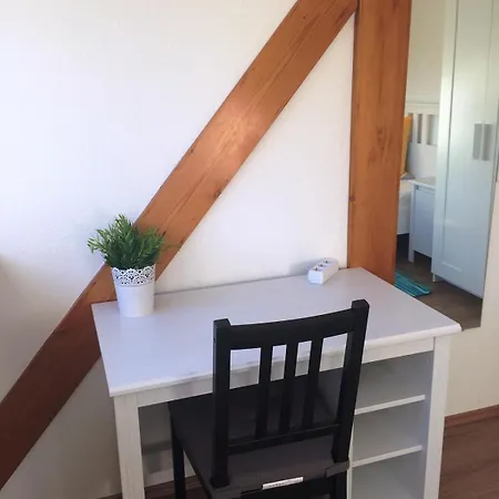 Apartmán Zentral Gelegen Mit 3 Schlafzimmern, U-bahn, Wlan